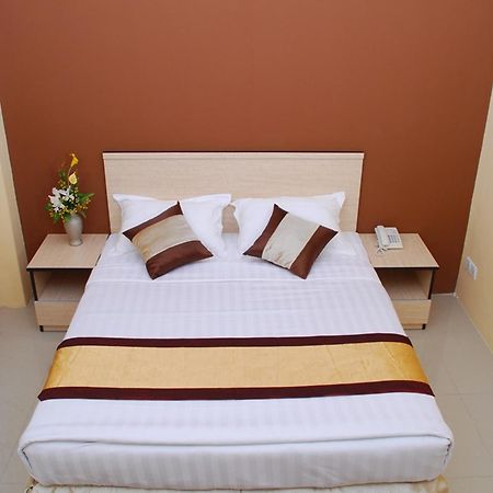 Hotel 72 Yangon Exteriör bild