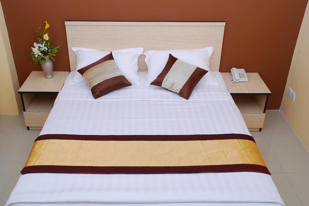 Hotel 72 Yangon Rum bild