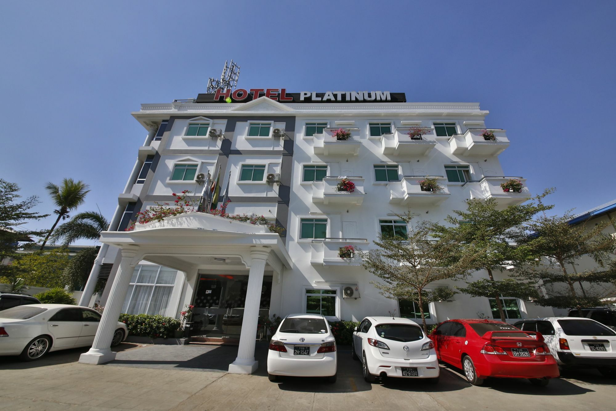 Hotel 72 Yangon Exteriör bild