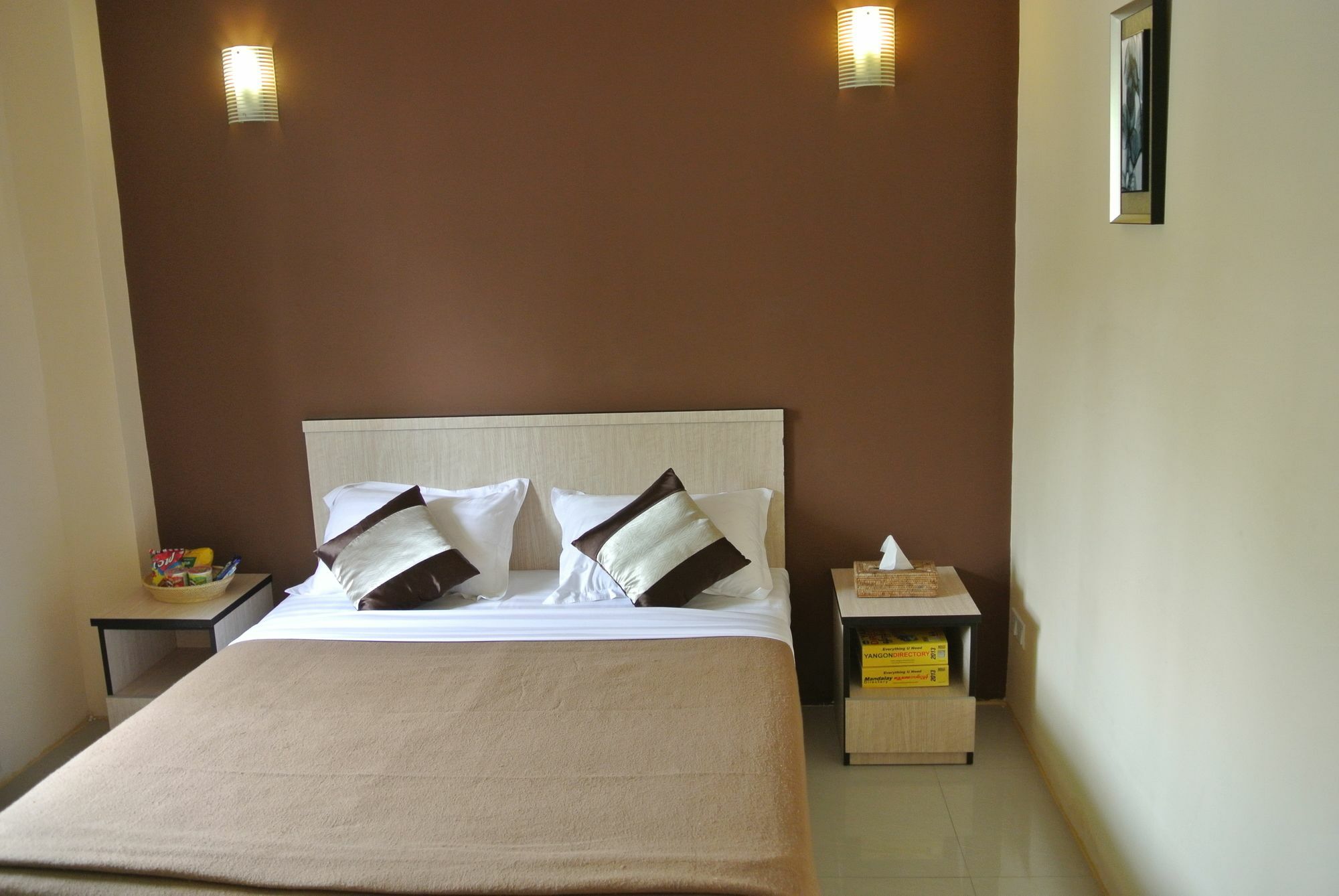Hotel 72 Yangon Exteriör bild