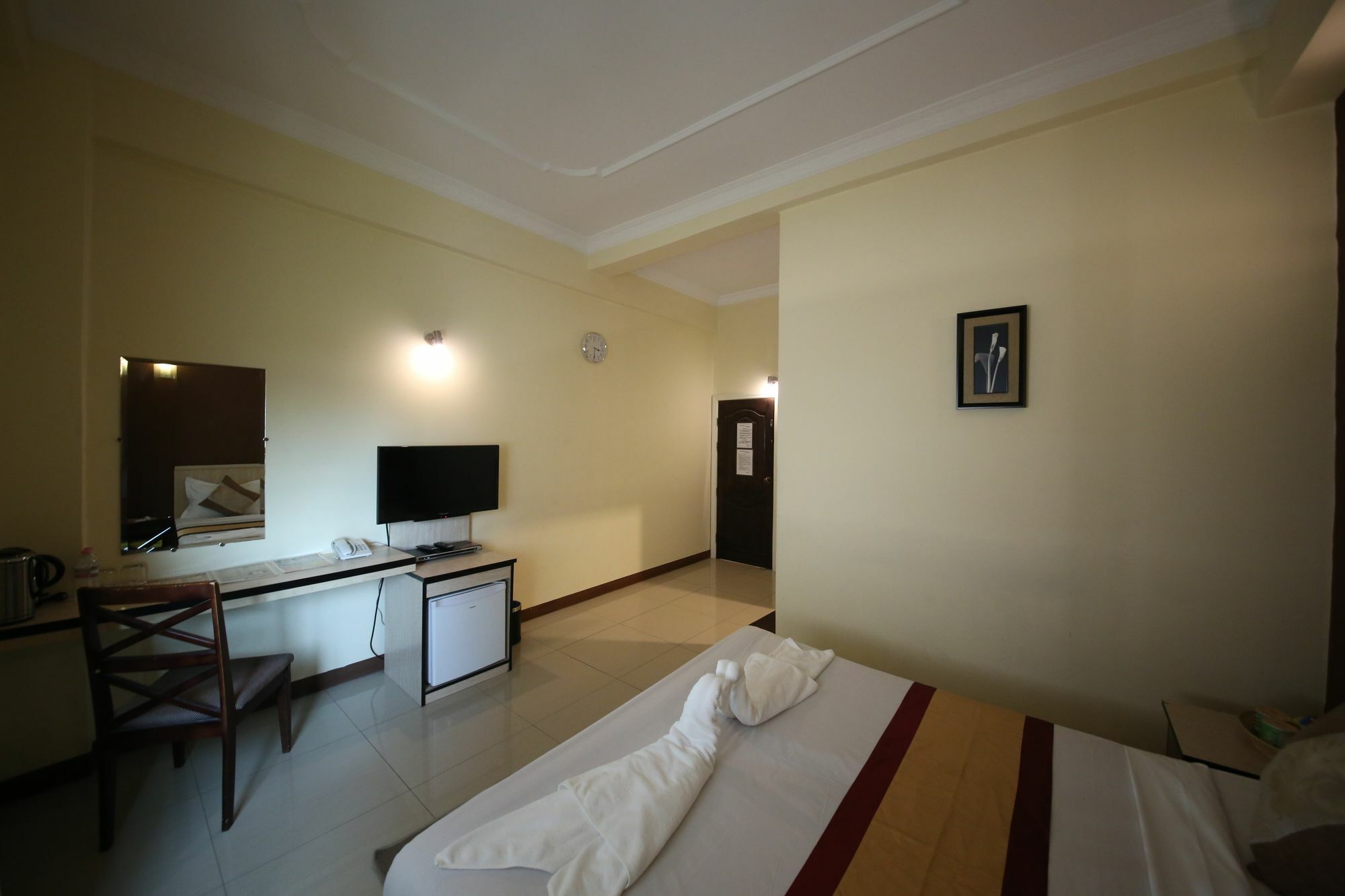 Hotel 72 Yangon Exteriör bild